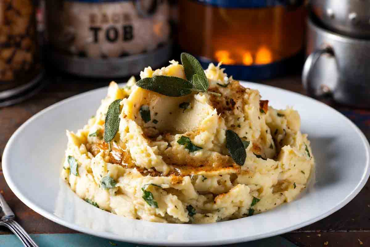 Earl “The Rib Whisperer” Tatum’s brown butter & sage mashed potatoes for BBQ – firehouse-approved comfort with crispy sage garnish