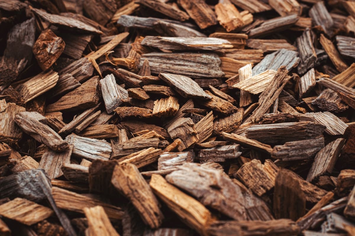 Smoking woods — hardwood chips for short-cook smoke and grilling